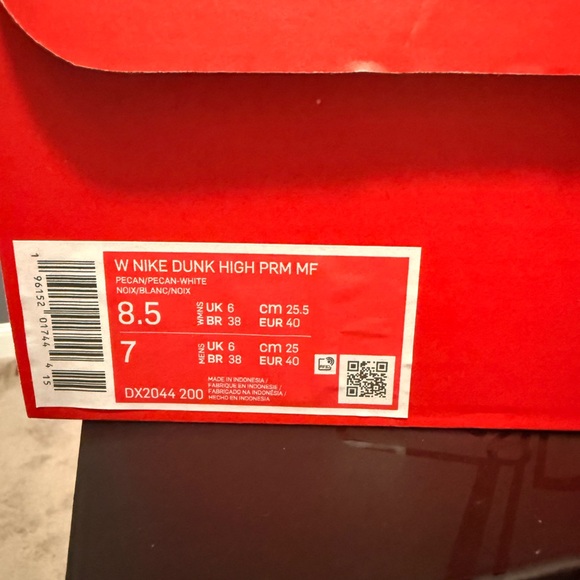 Nike Dunk Women’s High-Top Sneakers Pecan /White - Picture 3 of 5